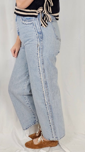 Light-wash High waisted Jean